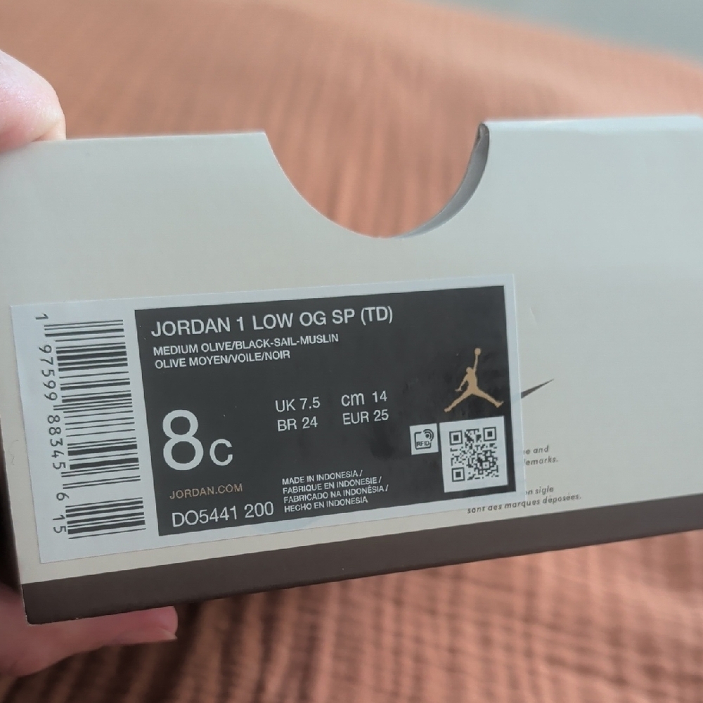 Nike Kids' White and Pink Sneakers - Picture 6 of 6